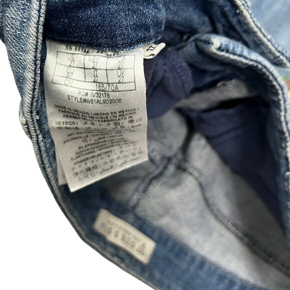 GUESS Military Patch Detail Women’s Size 27 Denim Mini Skirt Blue Raw Hem Y2K - Picture 9 of 11